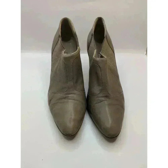 Manolo Blahnik Kitten Heel Pointed Toe Elastic Sides Ankle Boots Size 36.5 - Picture 2 of 6